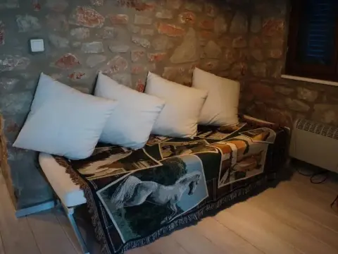 2-bedroom stone house, pool, 10min walk to beach - Photo 4