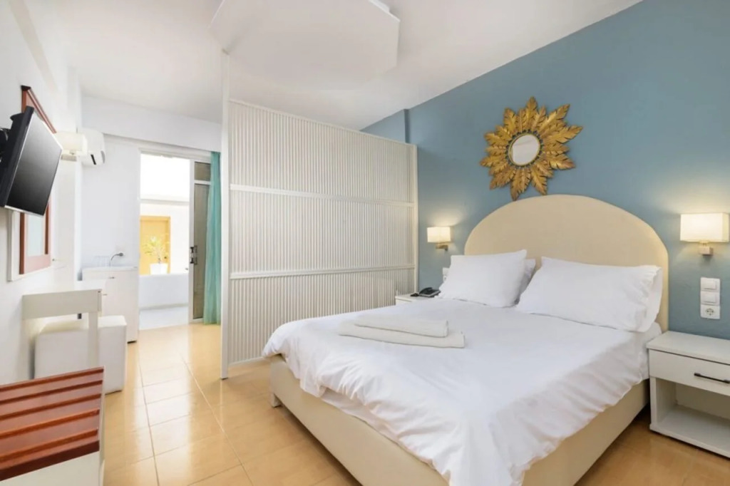 ADELE BEACH HOTEL 4 *