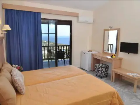 Aeria Hotel - Photo 3