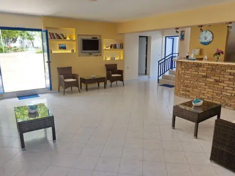 Akrogiali Hotel - Photo 2