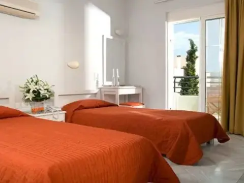 Alantha Villa - Photo 2