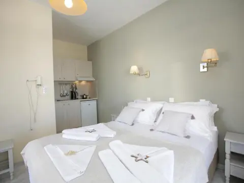 Alexandra's Rooms - Photo 3