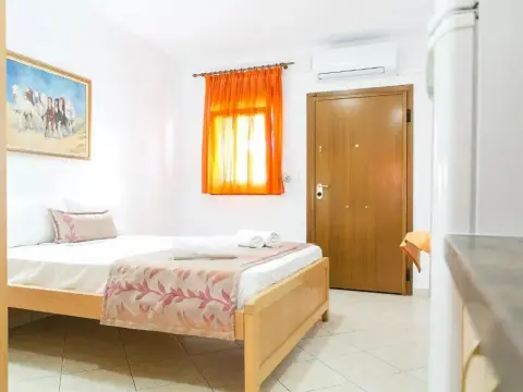 Alexandros Hotel Apartments - Photo 1