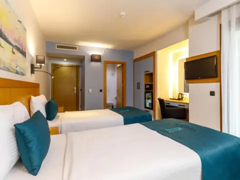 Alma Hotel - Photo 4