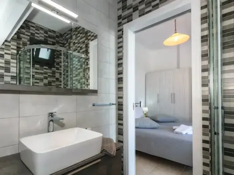 Alonaki Apartments - Photo 2