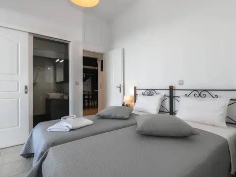 Alonaki Apartments - Photo 4