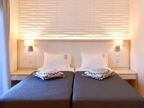 Alonia Hotel - Photo 2