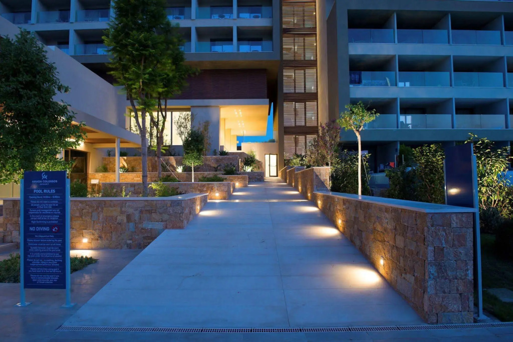 Amada Colossos Resort