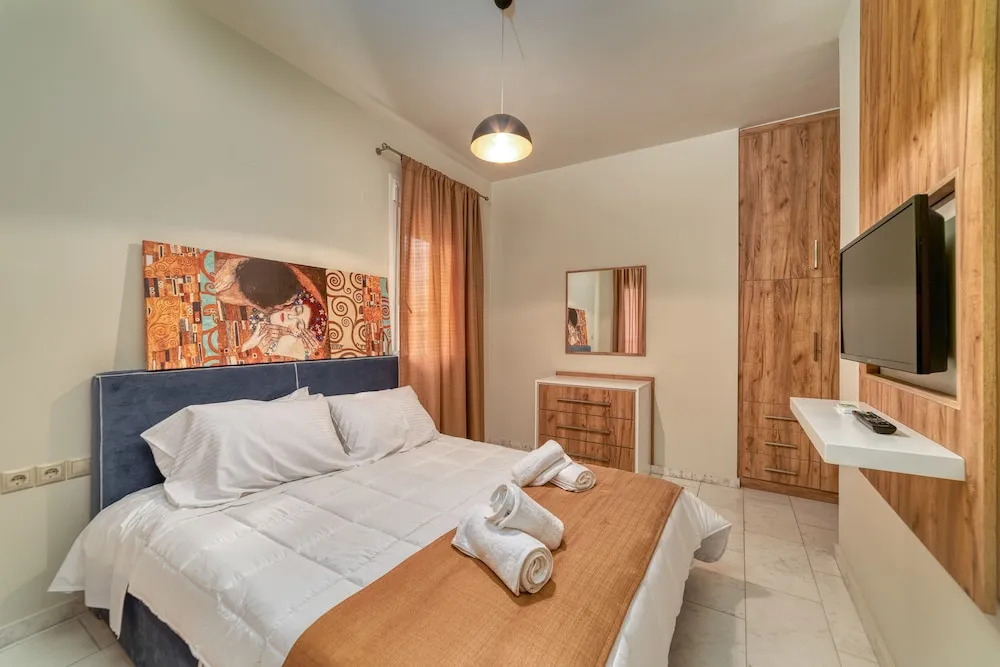Eleni Palace Apartments