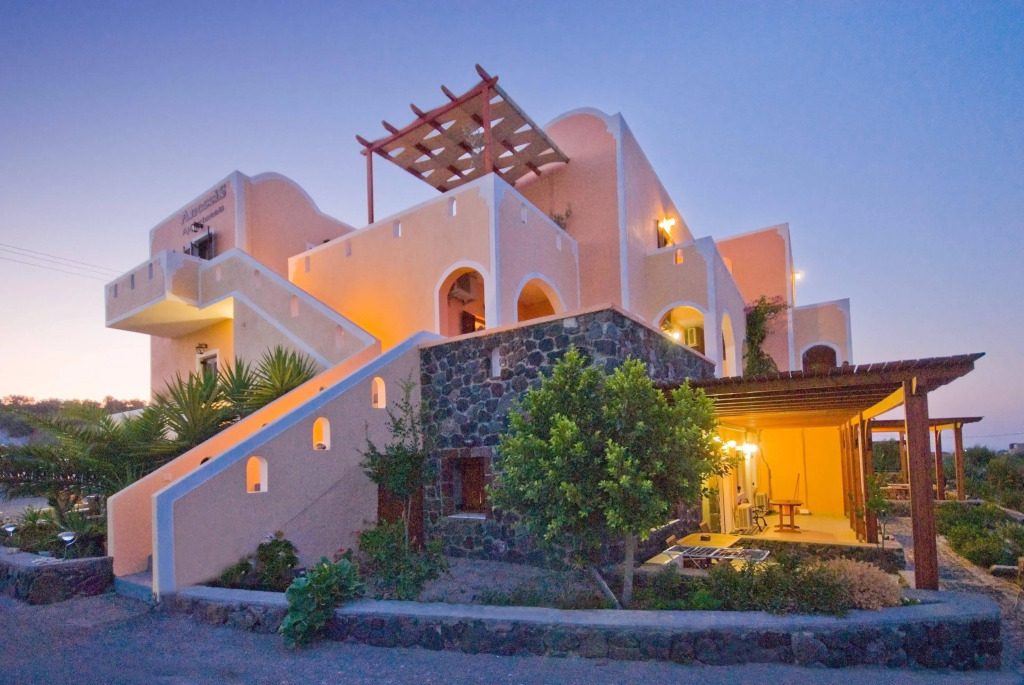 Anessis Apartments