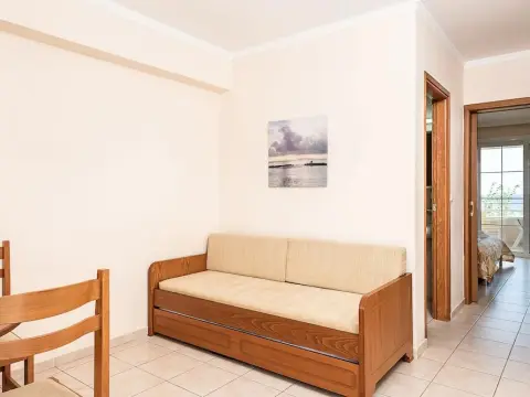 Angela Beach - Photo 2