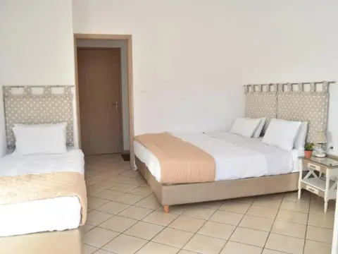 Annis House - Photo 4