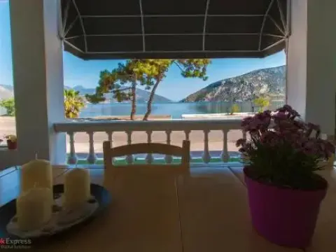 Antikyra Beach Hotel - Photo 1