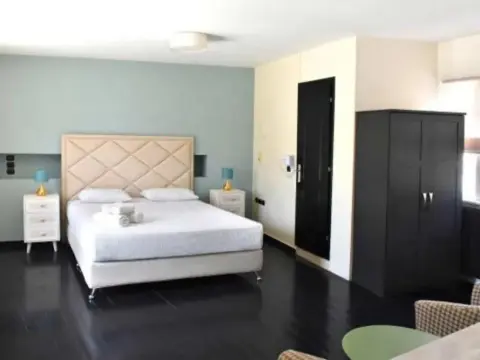 Antisthenes Apartments - Photo 2