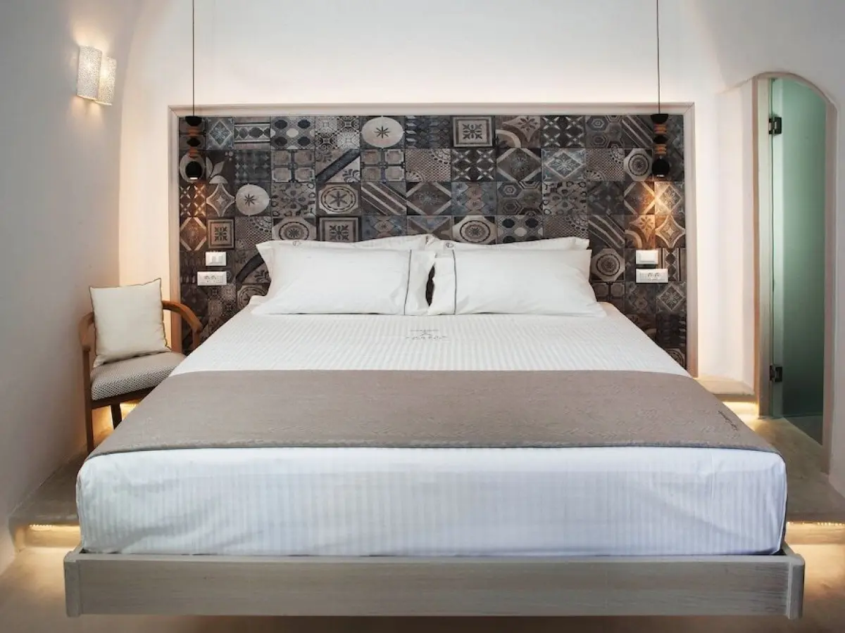 Antithesis Apartments