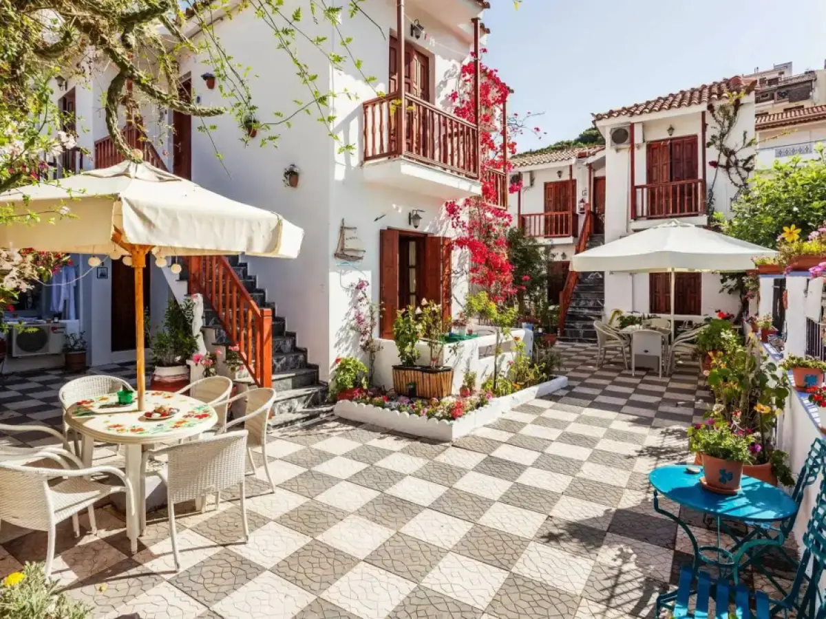 Amalthia Studios Apartments