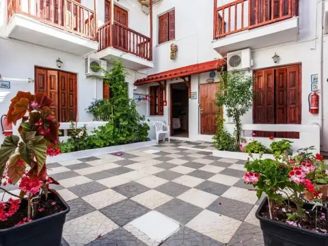 Amalthia Studios Apartments - Photo 3