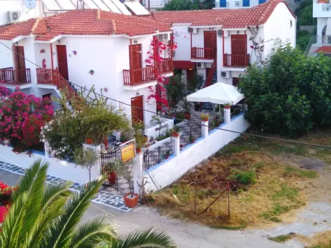 Amalthia Studios Apartments - Photo 2