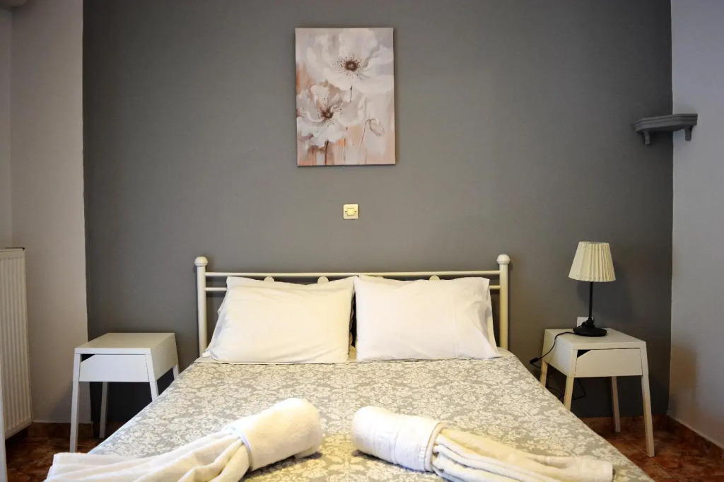 DESPINA HOTEL ( BY PHILOXENIA HOTEL AND SPA)