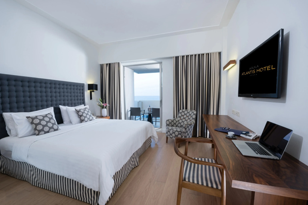 Aquila Atlantis Hotel - Photo 4