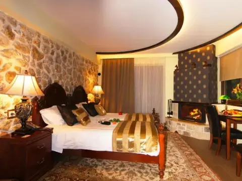 Arhontopetra Suites & Spa - Photo 4