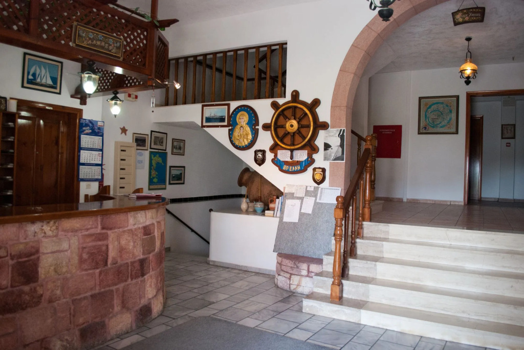 Asteri Hotel - Photo 2