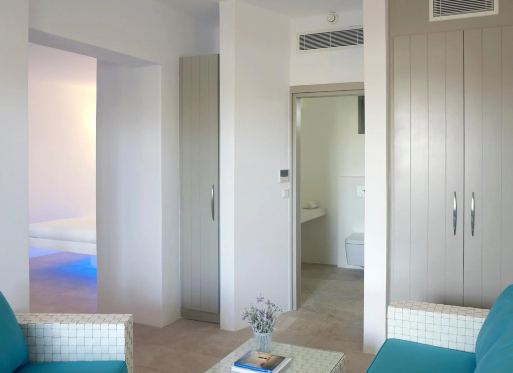 Aurora Luxury Suites - Photo 2
