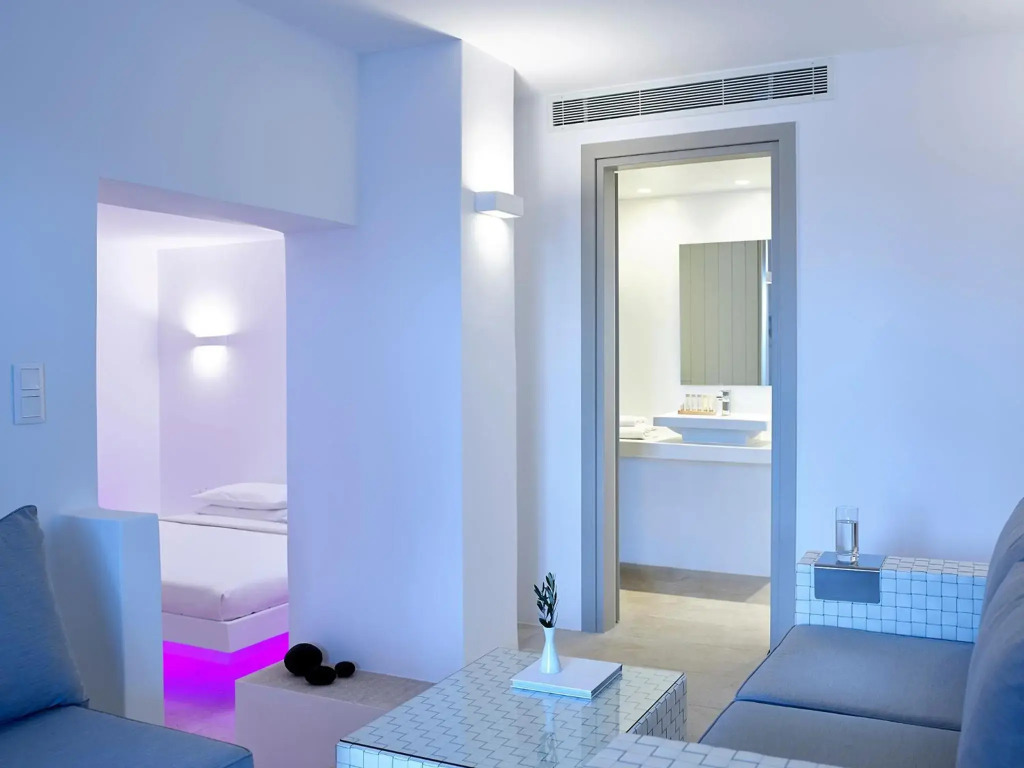 Aurora Luxury Suites - Photo 4