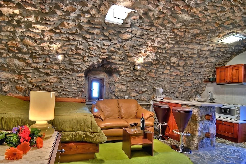 Avgonima All Seasons Hotel - Photo 3