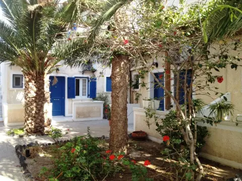 Azalea Studios & Apartments - Photo 1