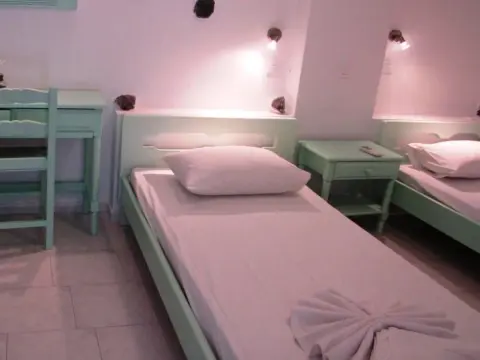 Azalea Studios & Apartments - Photo 3