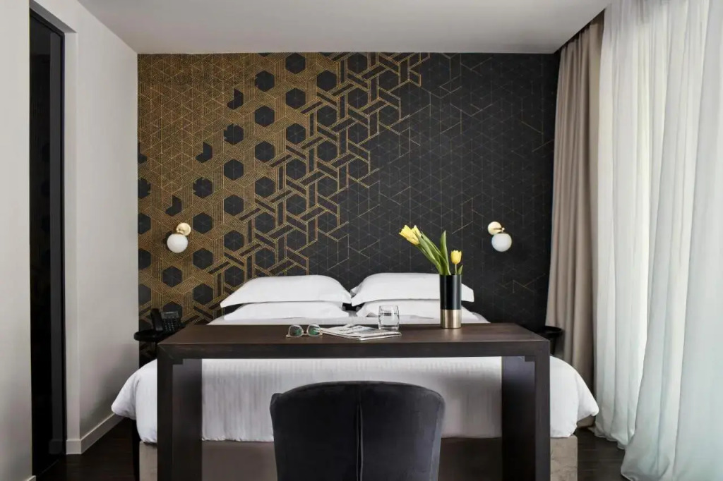 Azur Hotel - Photo 2