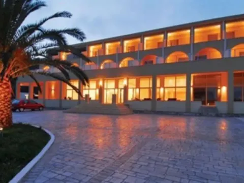 Belvedere Hotel & Bungalows - фото 1