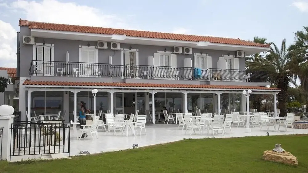 BLUE HORIZON APARTMENTS 3 *