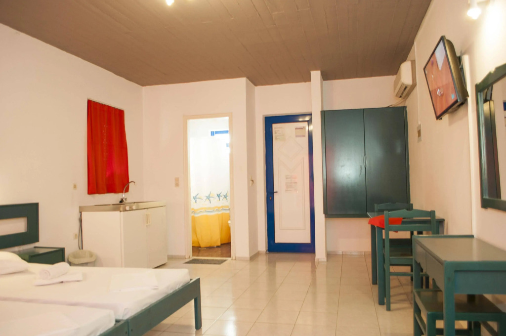 Bouradanis - Photo 3