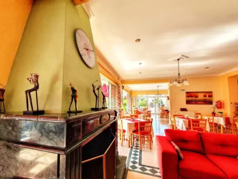 Brati Beach Hotel - Photo 2