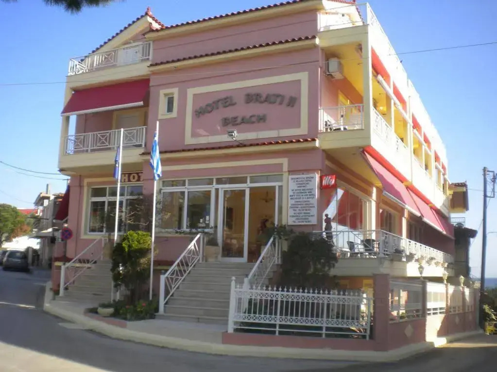 Brati II Beach Hotel - Photo 1