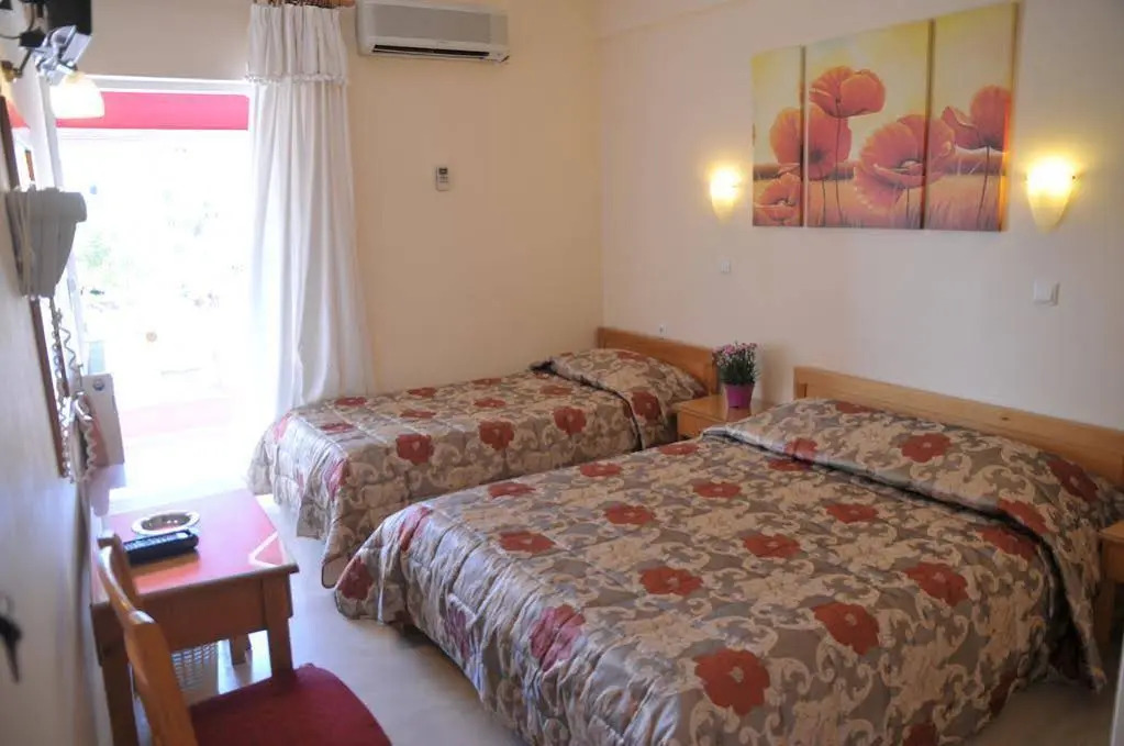 Brati II Beach Hotel - Photo 3