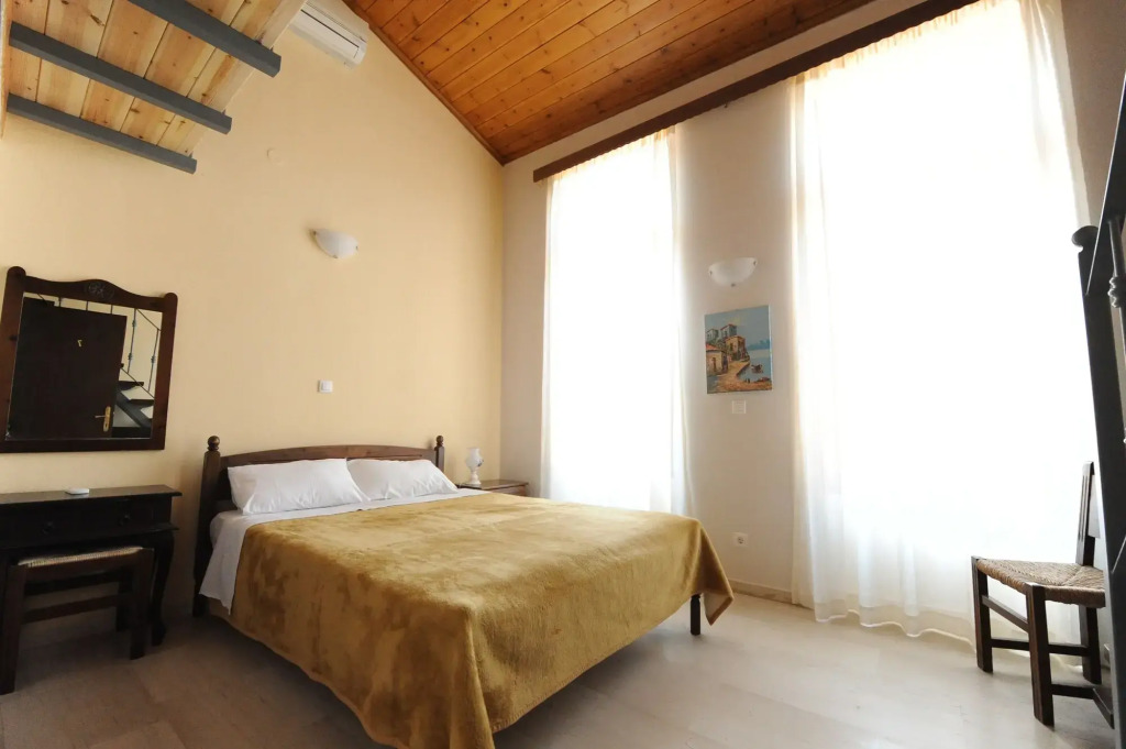 Byzantine Hotel - Photo 3