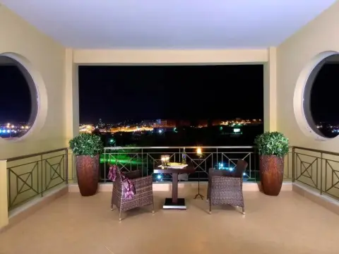 Byzantio Hotel - Photo 2