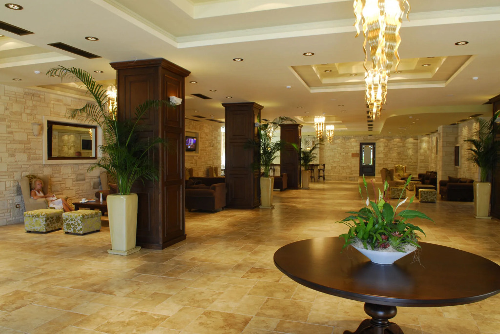 Cactus Royal Resort & Spa - Photo 2