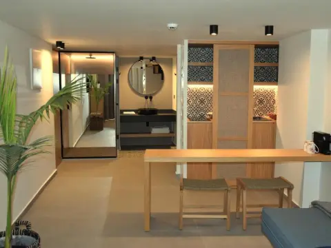 Calla Luxury Seafront Suites - Photo 1