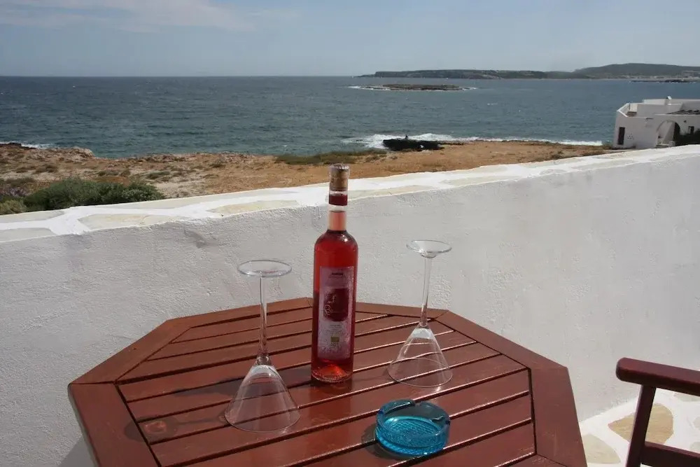 Captain Dounas - Photo 1