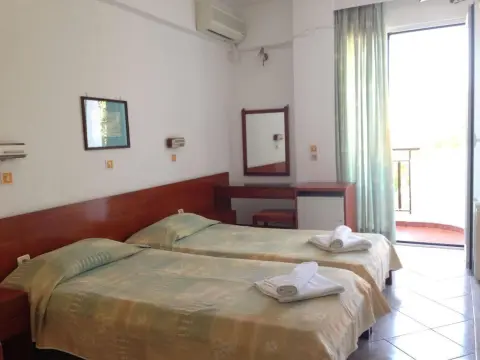 Captain's Hotel - Photo 4