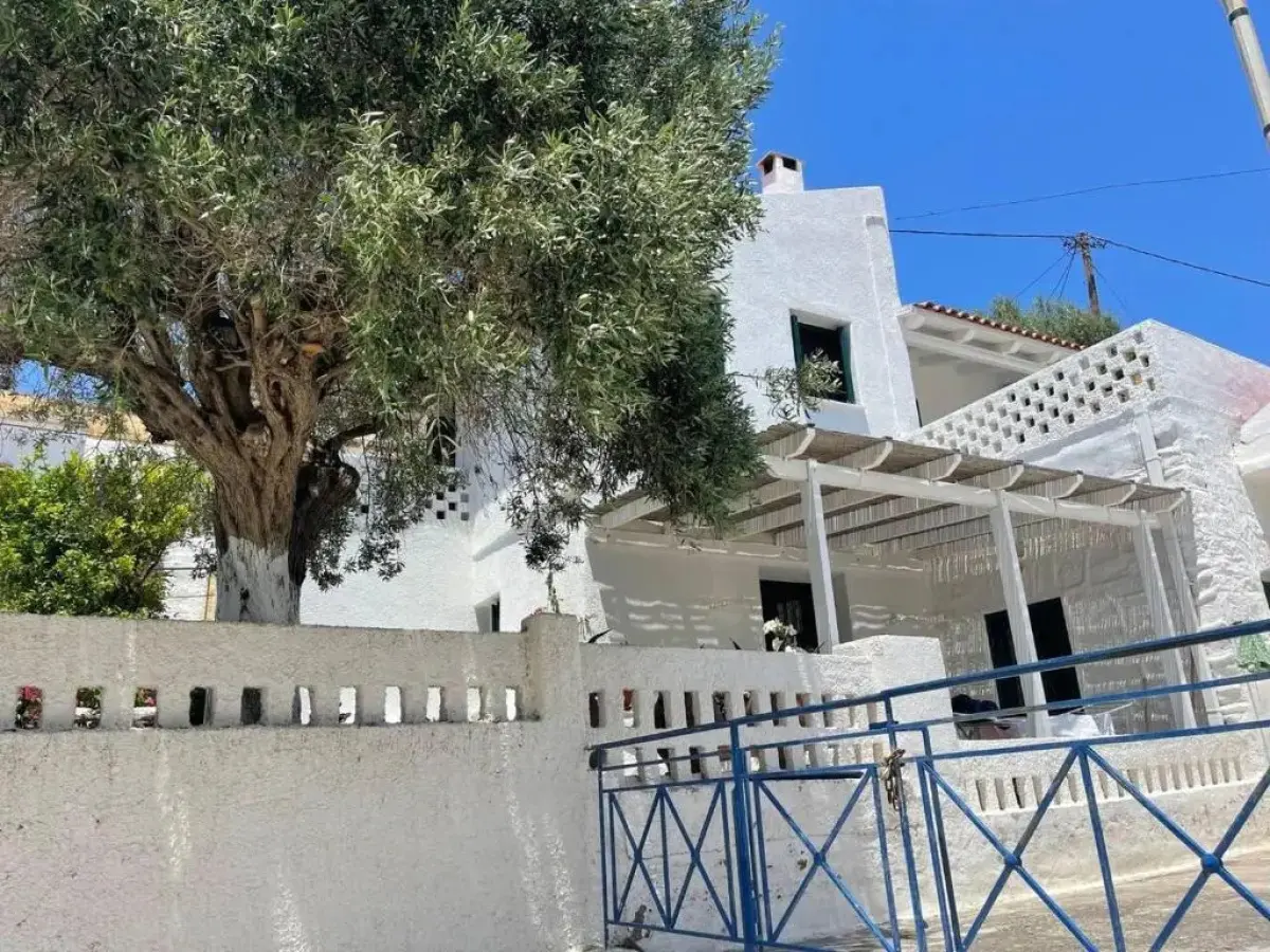 Charming two Bedroom Fisherman's House on Kea