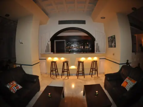 Chris Paul Hotel - Photo 2