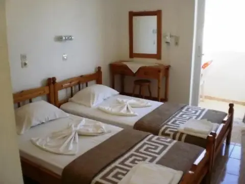 Christina Studios - Photo 2