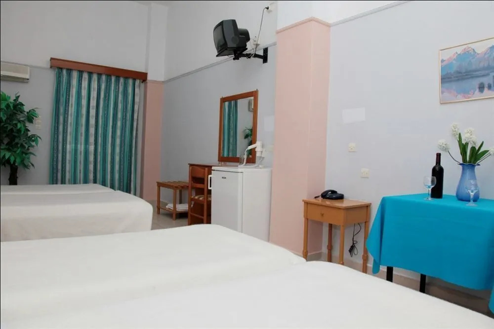 Hotel Christina - Photo 3