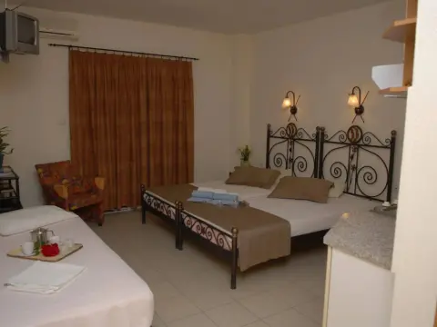 Core Hotel Polychrono - Photo 4