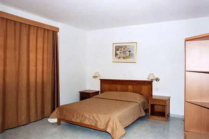 Crystal Residence - Photo 4